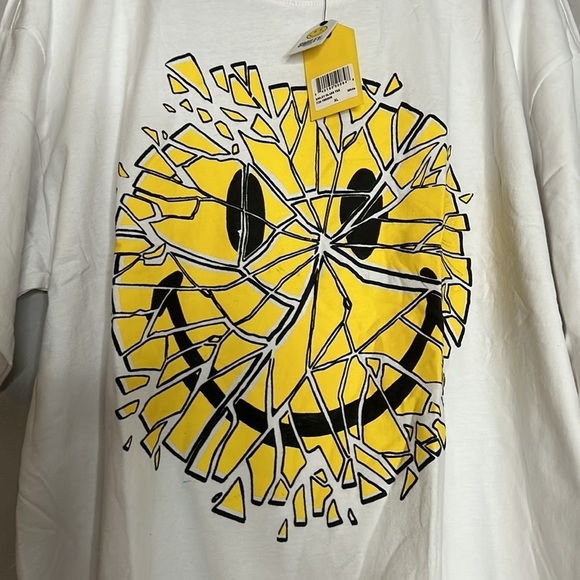 Chinatown Market Broken Glass Yellow Smiley Short sleeve T-shirt XL unisex tee - Picture 7 of 8